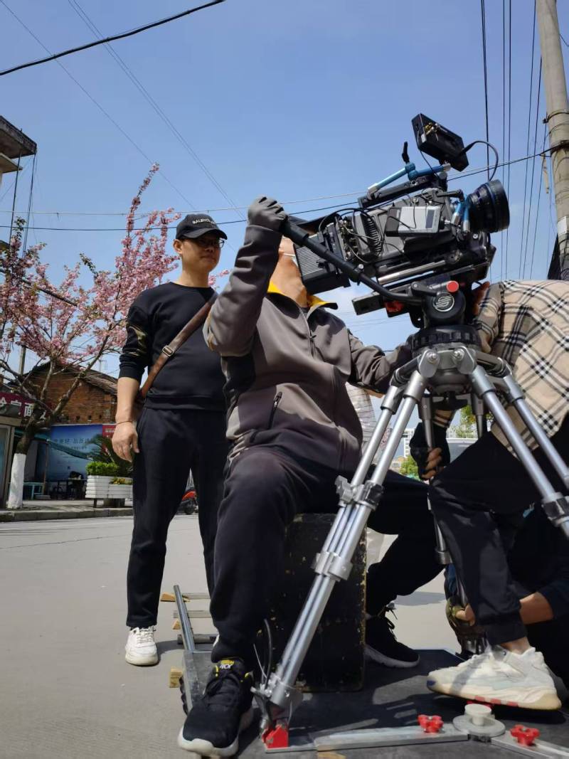通化县广告片拍摄：快消品牌爆款之选，网感内容适配社媒传播！
